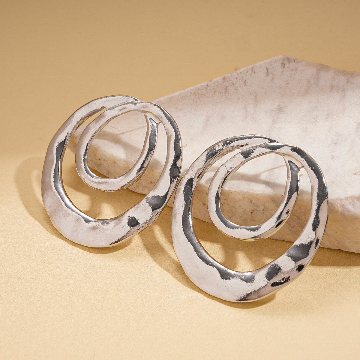 金屬幾何鏤空簡約耳環－18#耳扣-金色款細節13｜https://igowo.tw/