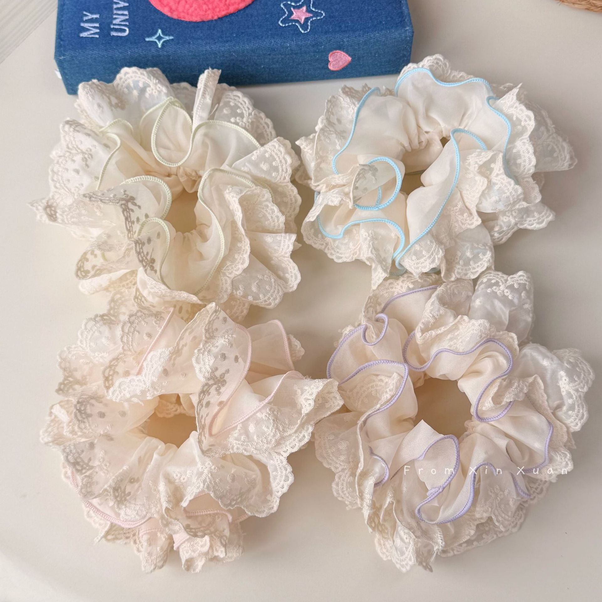 蕾絲碎花精雕髮圈－粉色邊款實拍｜https://igowo.tw/
