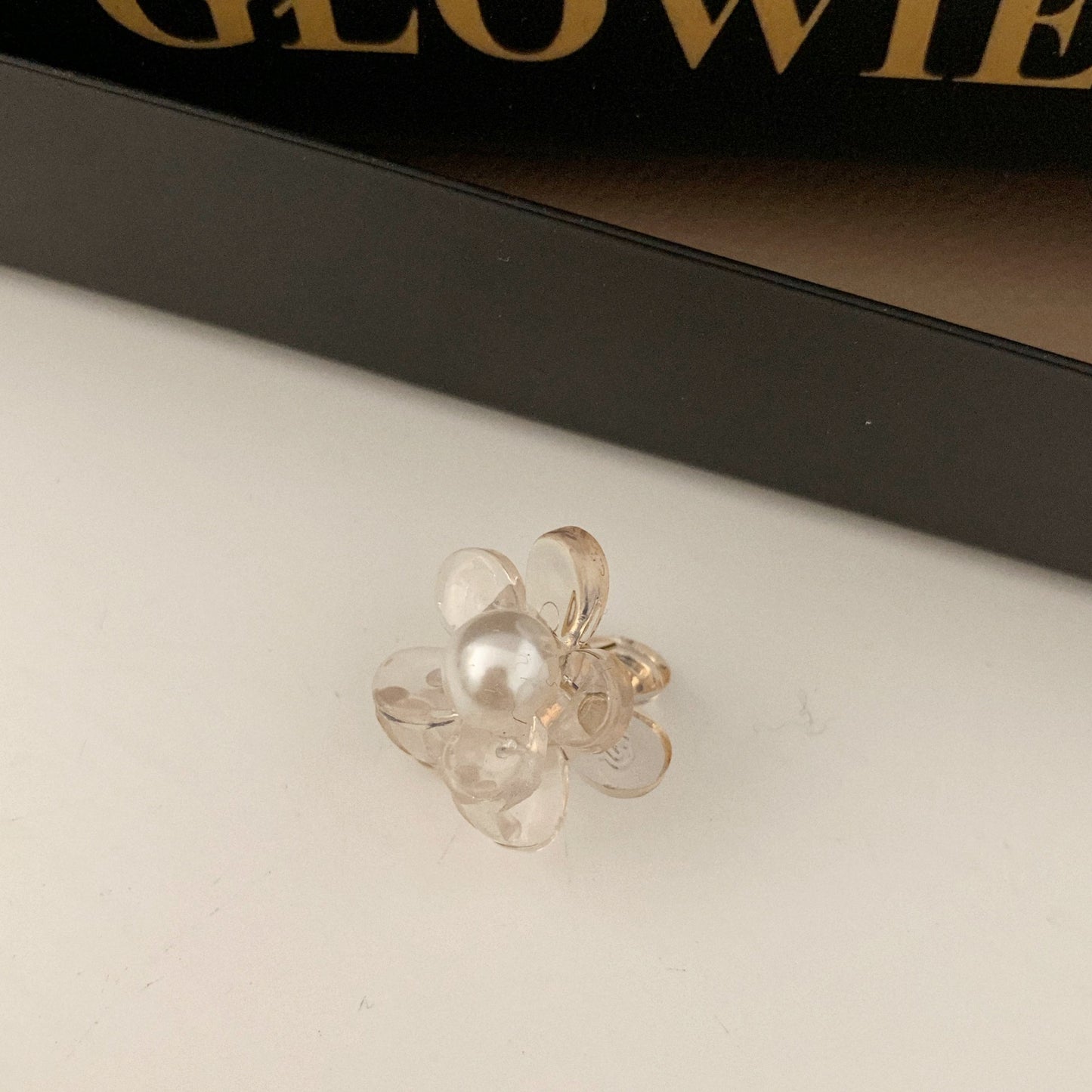 珍珠花朵復古鯊魚夾