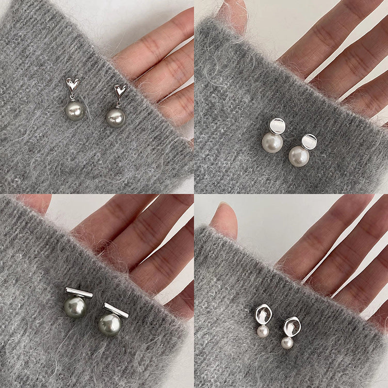 S925灰色珍珠愛心耳釘－商品主圖｜https://igowo.tw/