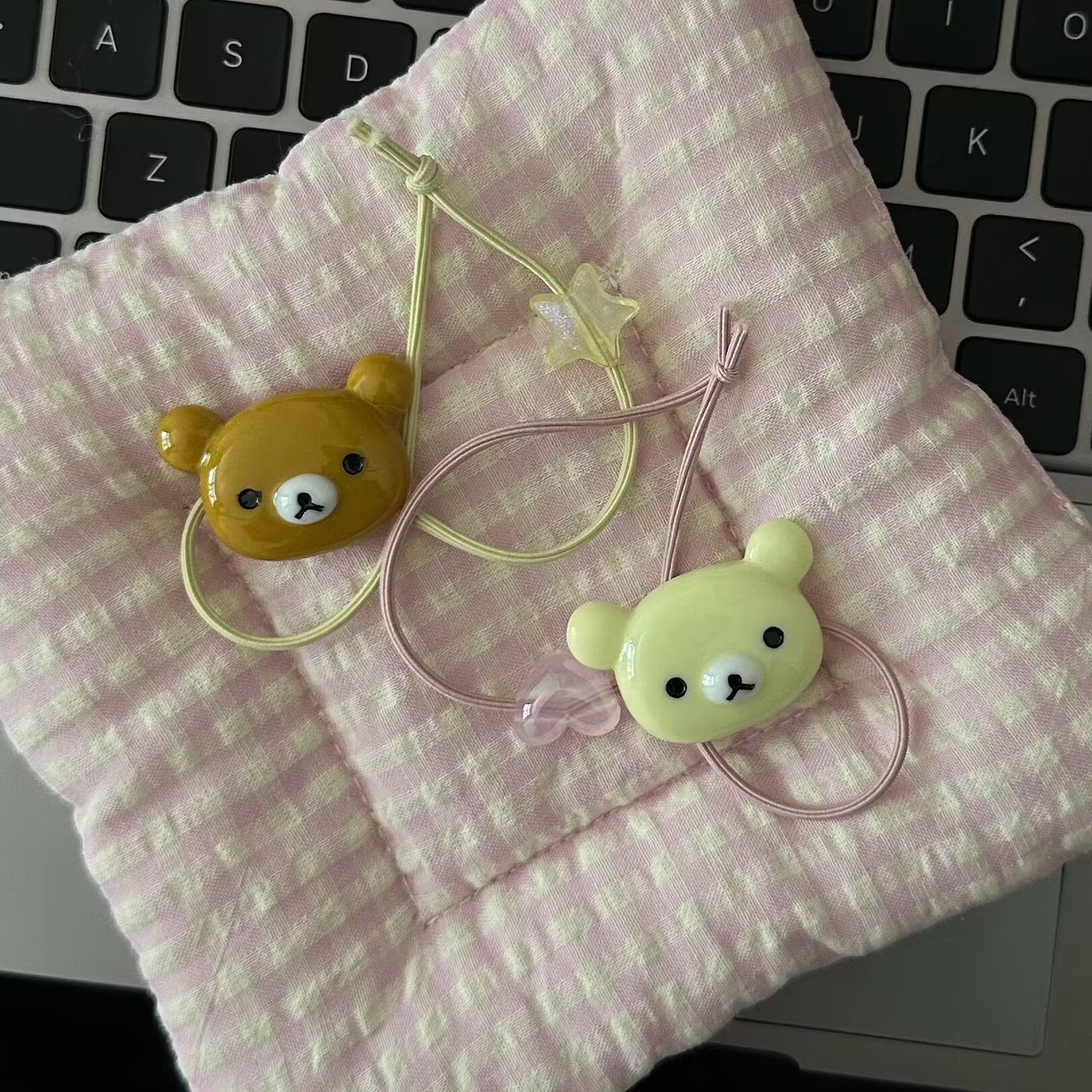 棕色小熊愛心髮圈－商品主圖｜https://igowo.tw/