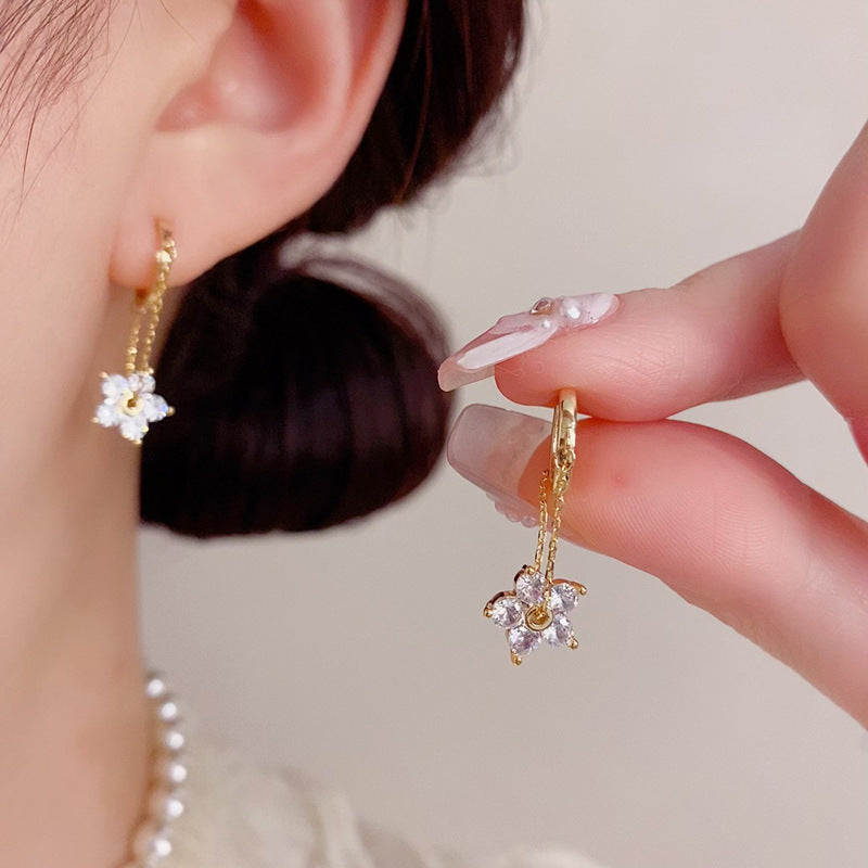 鋯石鏈條花朵小巧耳環－商品主圖｜https://igowo.tw/