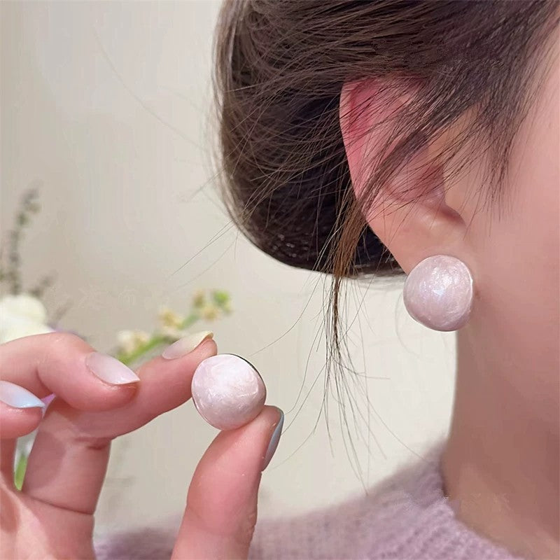 粉色琺瑯圓珠耳釘－商品主圖｜https://igowo.tw/