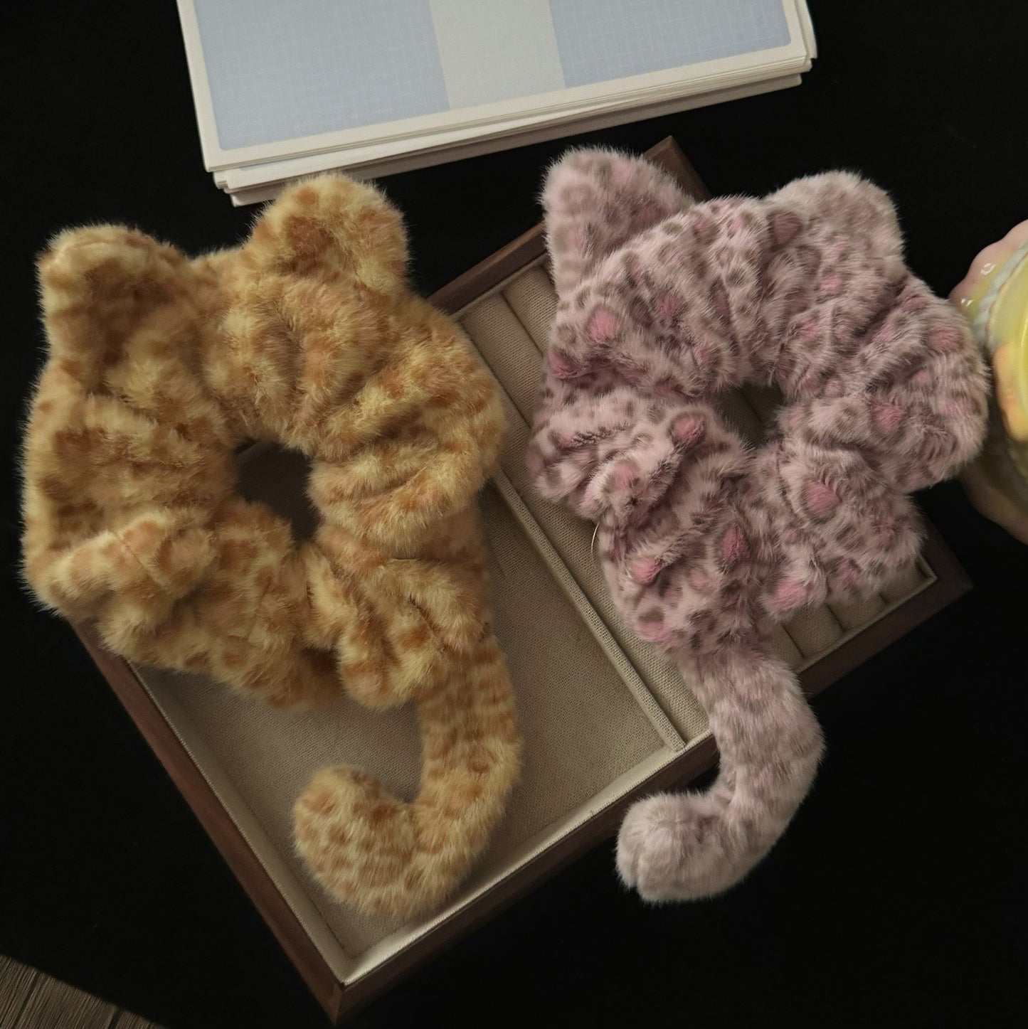 粉色豹紋貓咪髮圈－商品主圖｜https://igowo.tw/