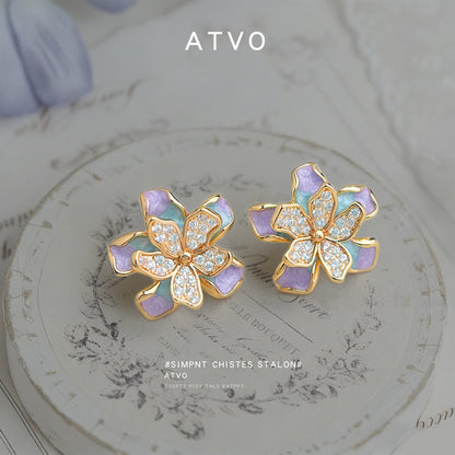 琺瑯鋯石花朵微鑲耳釘－商品主圖｜https://igowo.tw/
