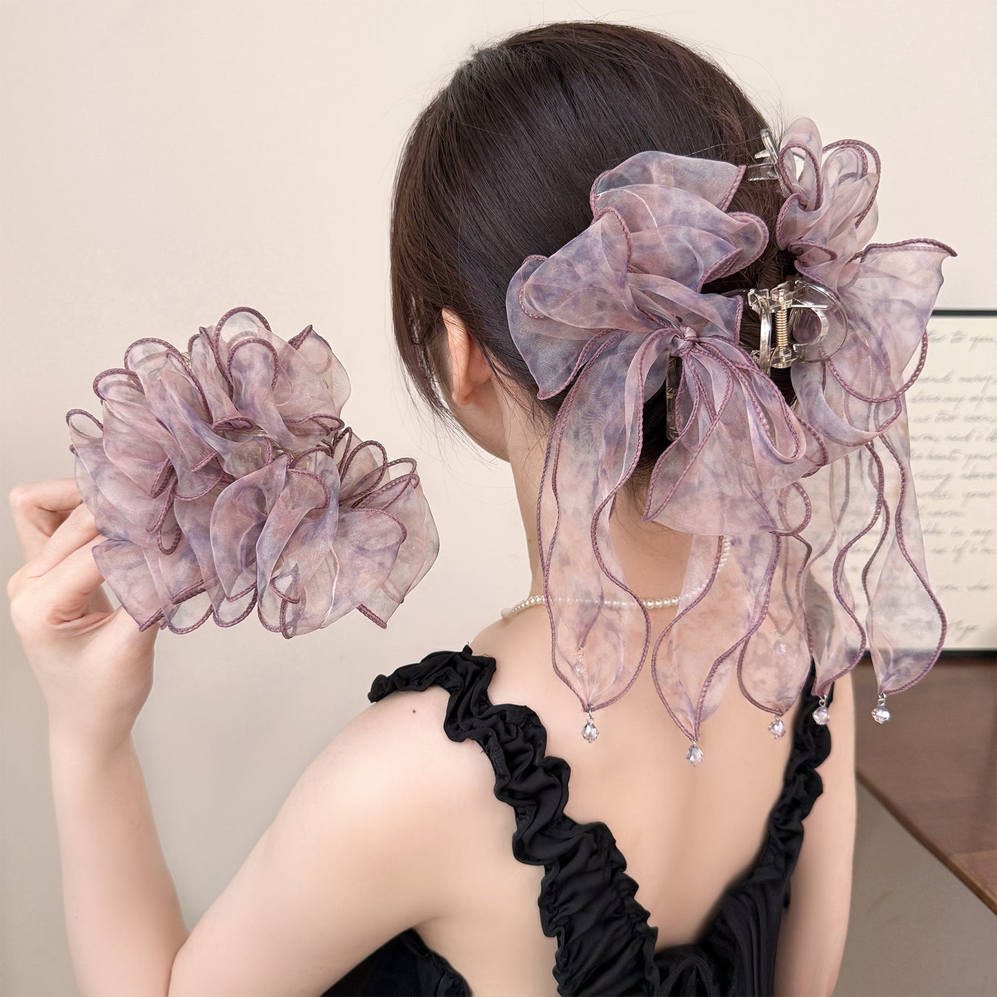 緞帶雲朵暈染鯊魚夾－商品主圖｜https://igowo.tw/