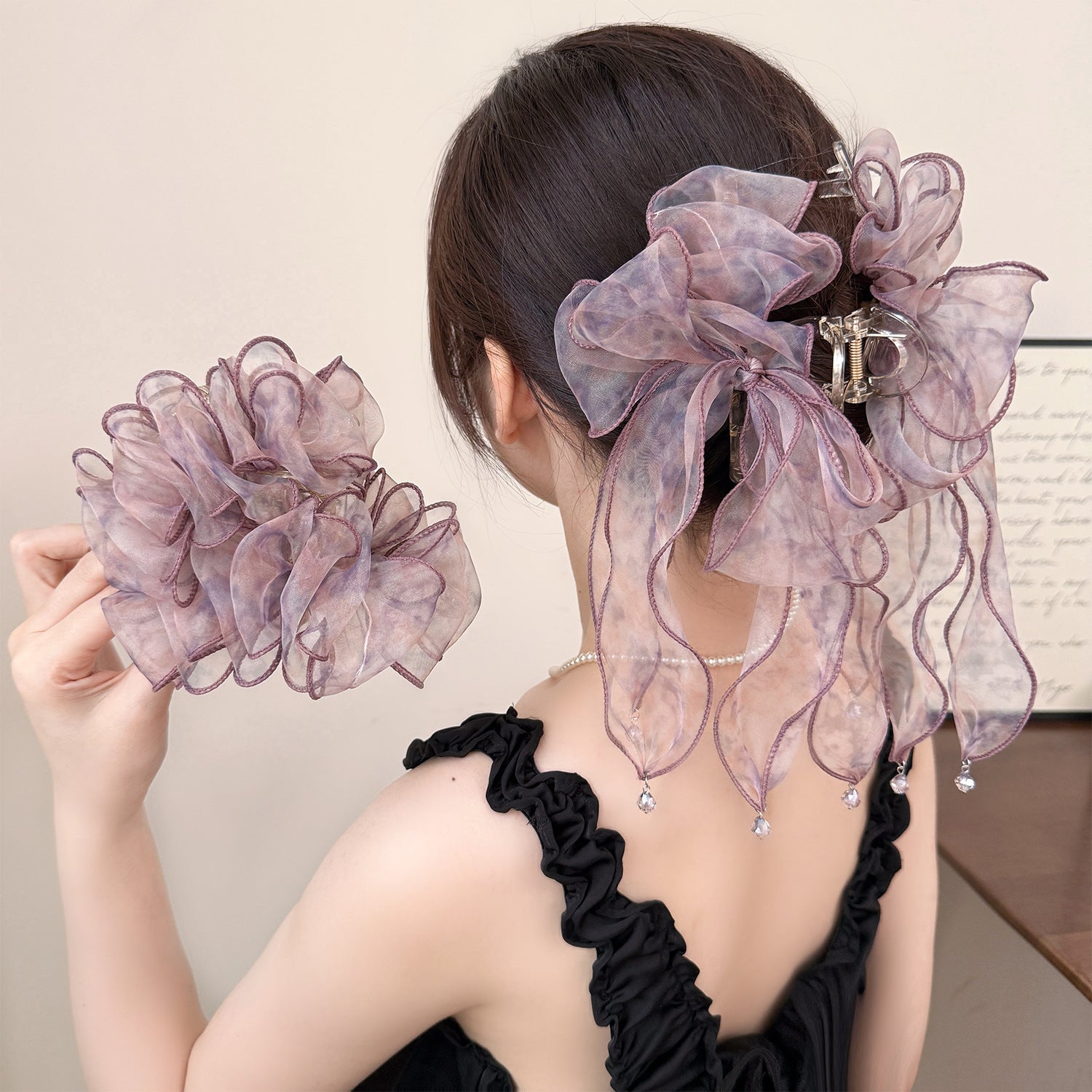 緞帶雲朵暈染鯊魚夾－商品主圖｜https://igowo.tw/