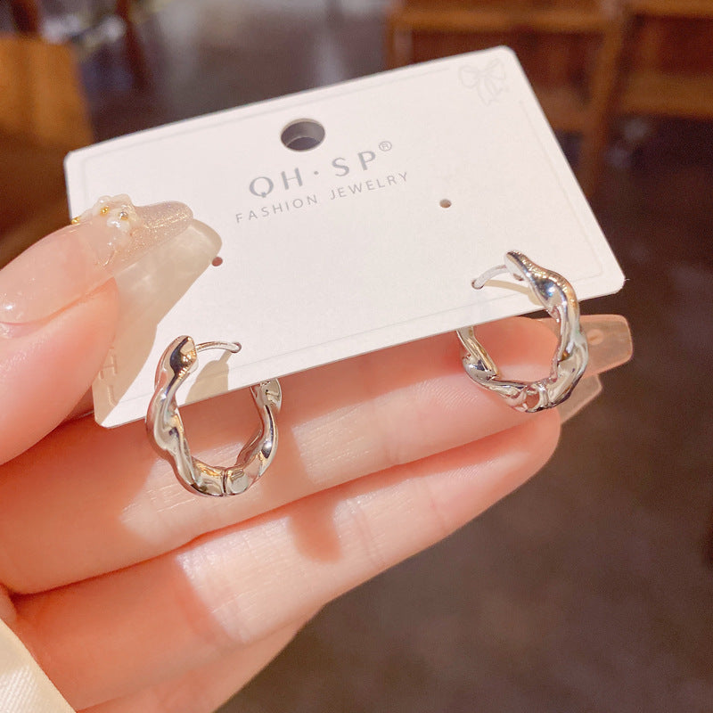 金屬扭紋素圈耳環