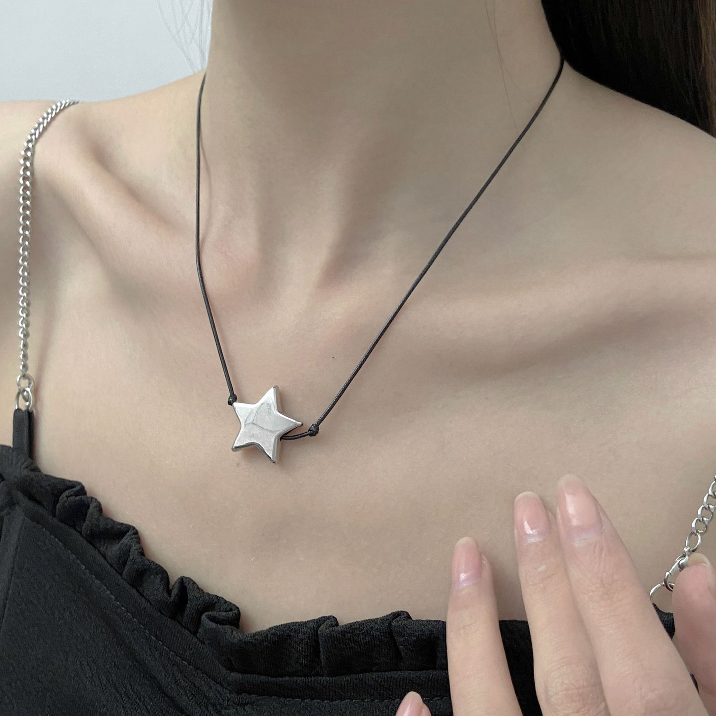 星星墜飾簡約項鍊－細節特寫7｜https://igowo.tw/