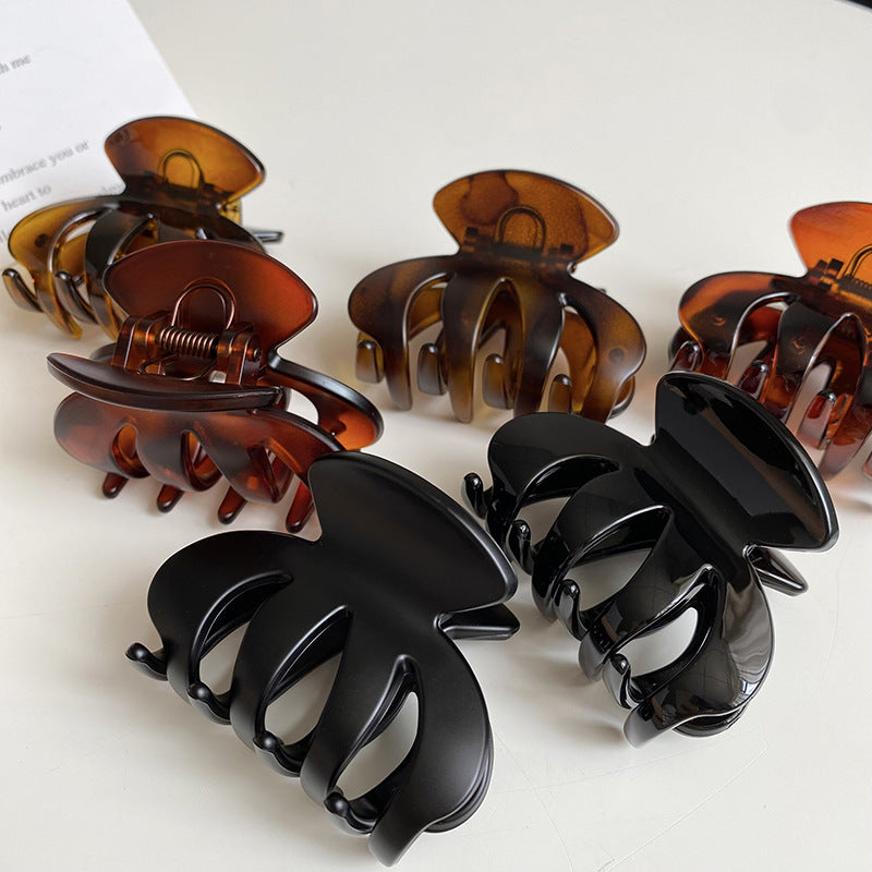 棕色磨砂鯊魚夾－啞光-黑色款實拍｜https://igowo.tw/