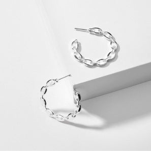 金色C形菱形鏤空耳環－細節特寫9｜https://igowo.tw/