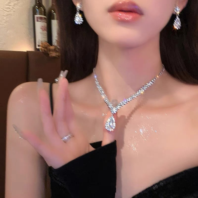 珍珠蝴蝶結鑲鑽項鍊－54#項鍊-銀色款細節｜https://igowo.tw/