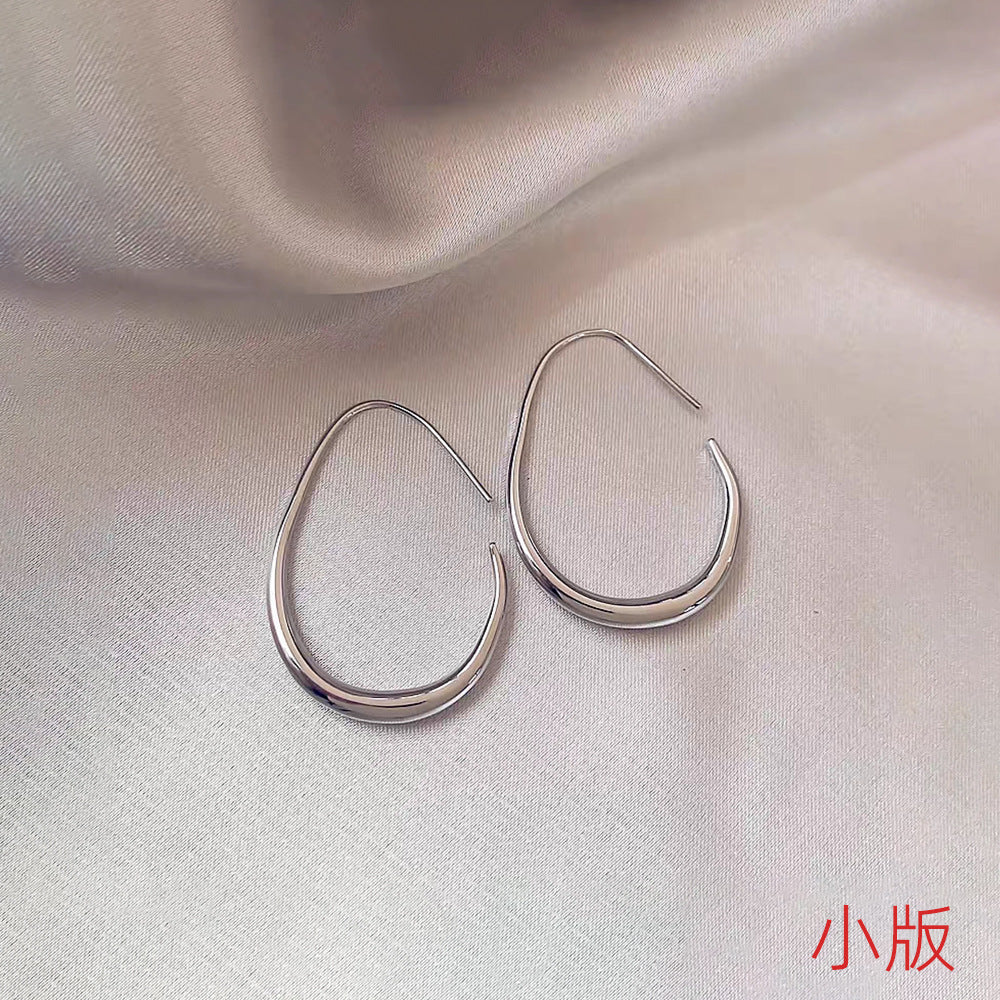 愛心素圈誇張耳環－細節特寫23｜https://igowo.tw/