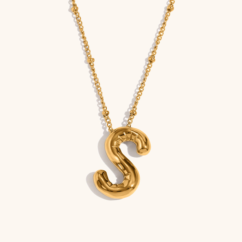 金色字母墜飾項鍊