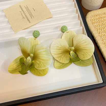 蝴蝶花朵長版耳墜－2/扶桑花黃款細節｜https://igowo.tw/