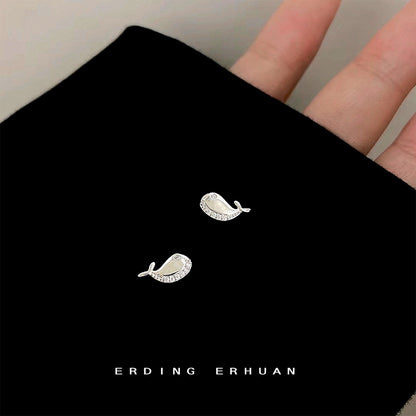 鋯石微鑲小巧耳釘－商品主圖｜https://igowo.tw/