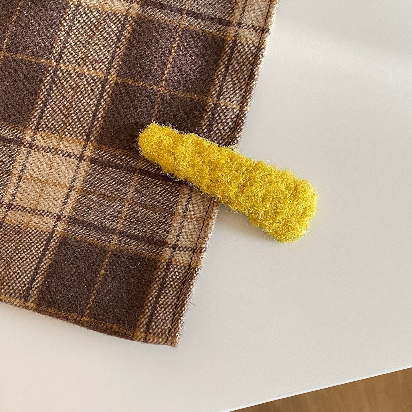 彩色絨面髮夾