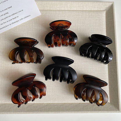 棕色磨砂鯊魚夾－商品主圖｜https://igowo.tw/