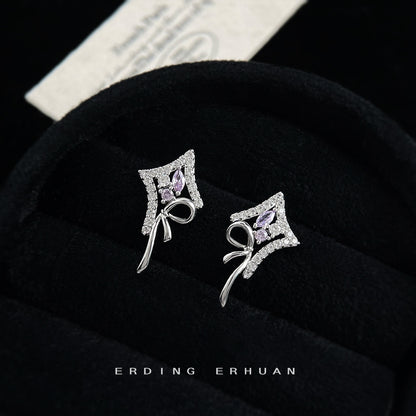 鋯石星星微鑲耳釘－商品主圖｜https://igowo.tw/