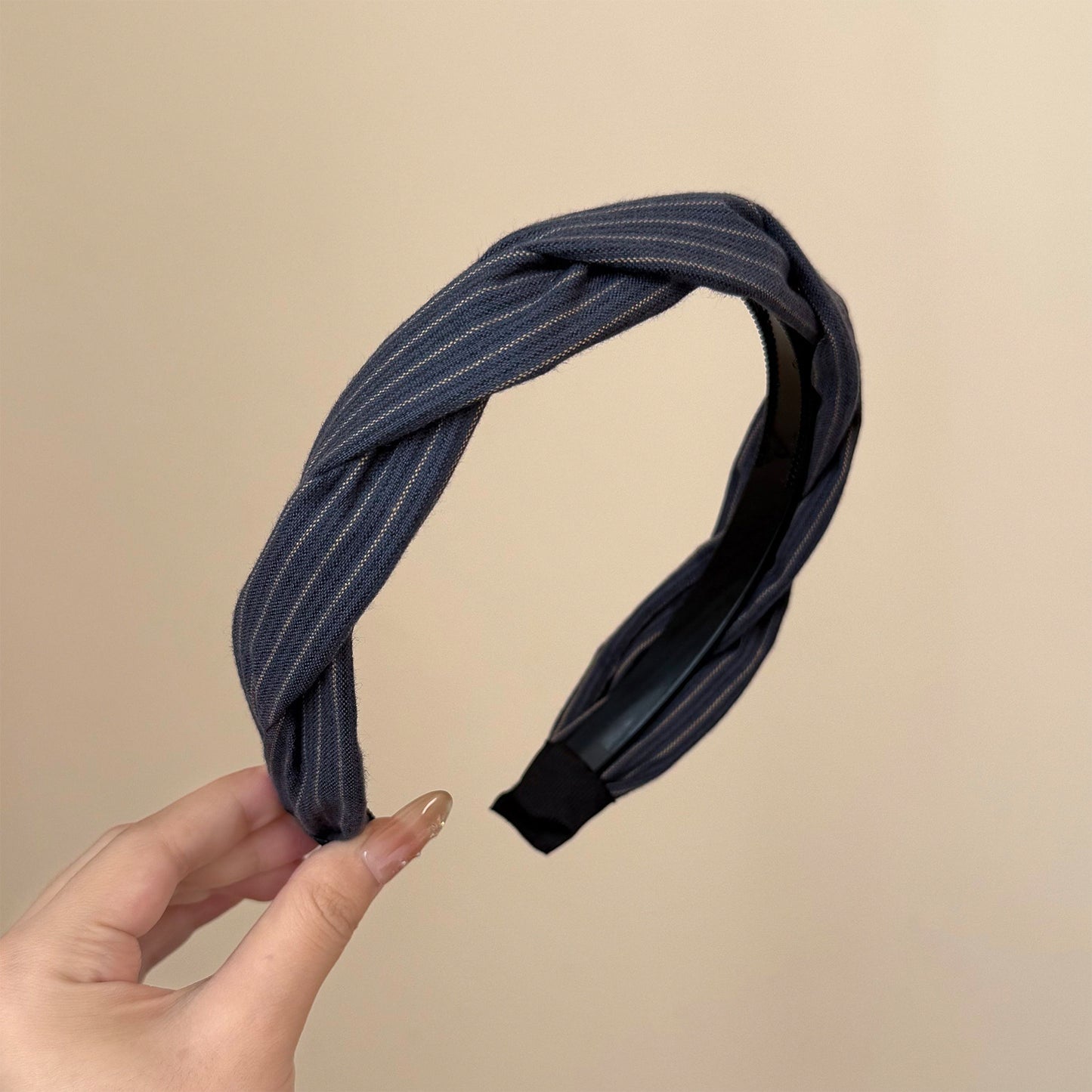 波點扭紋纏繞復古髮箍－細節特寫5｜https://igowo.tw/