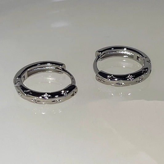 S925星星鑲鑽耳扣－商品主圖｜https://igowo.tw/