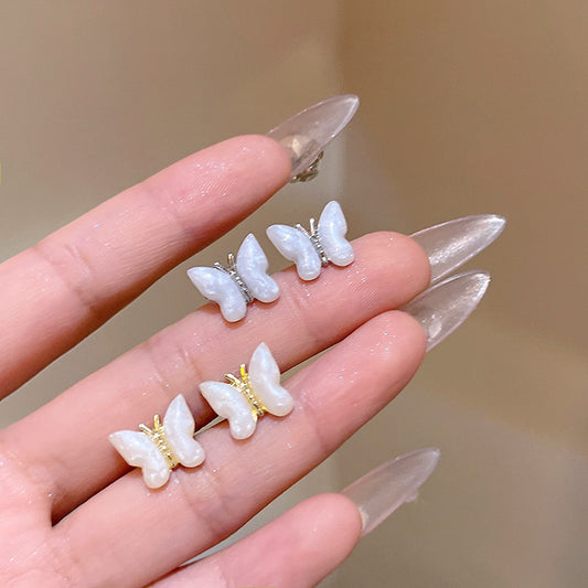 蝴蝶立體耳環－商品主圖｜https://igowo.tw/
