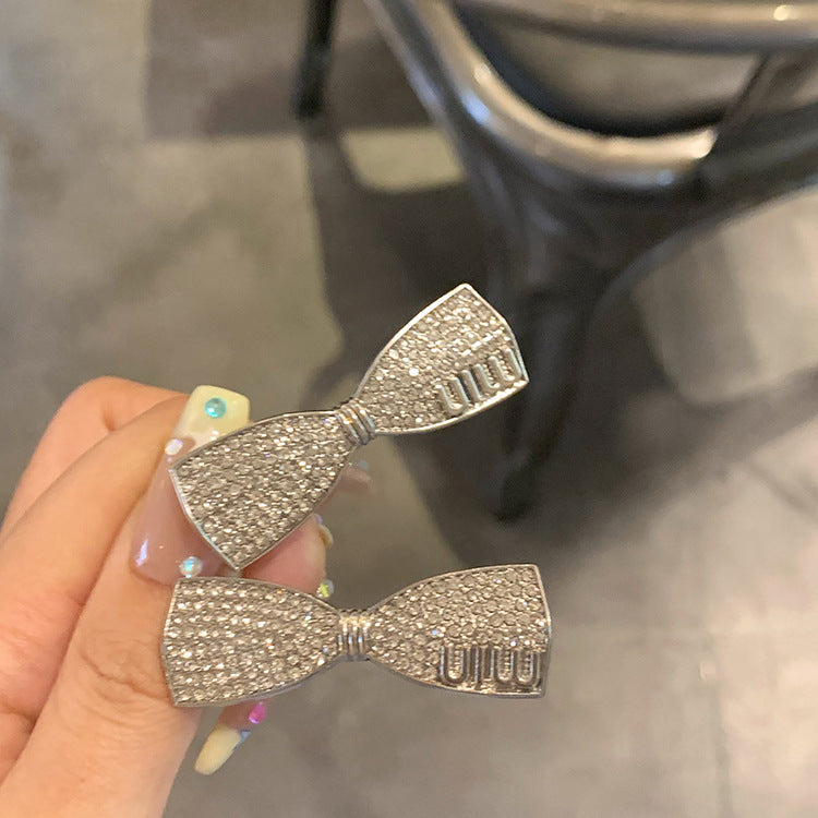 鋯石金屬蝴蝶結髮夾－商品主圖｜https://igowo.tw/