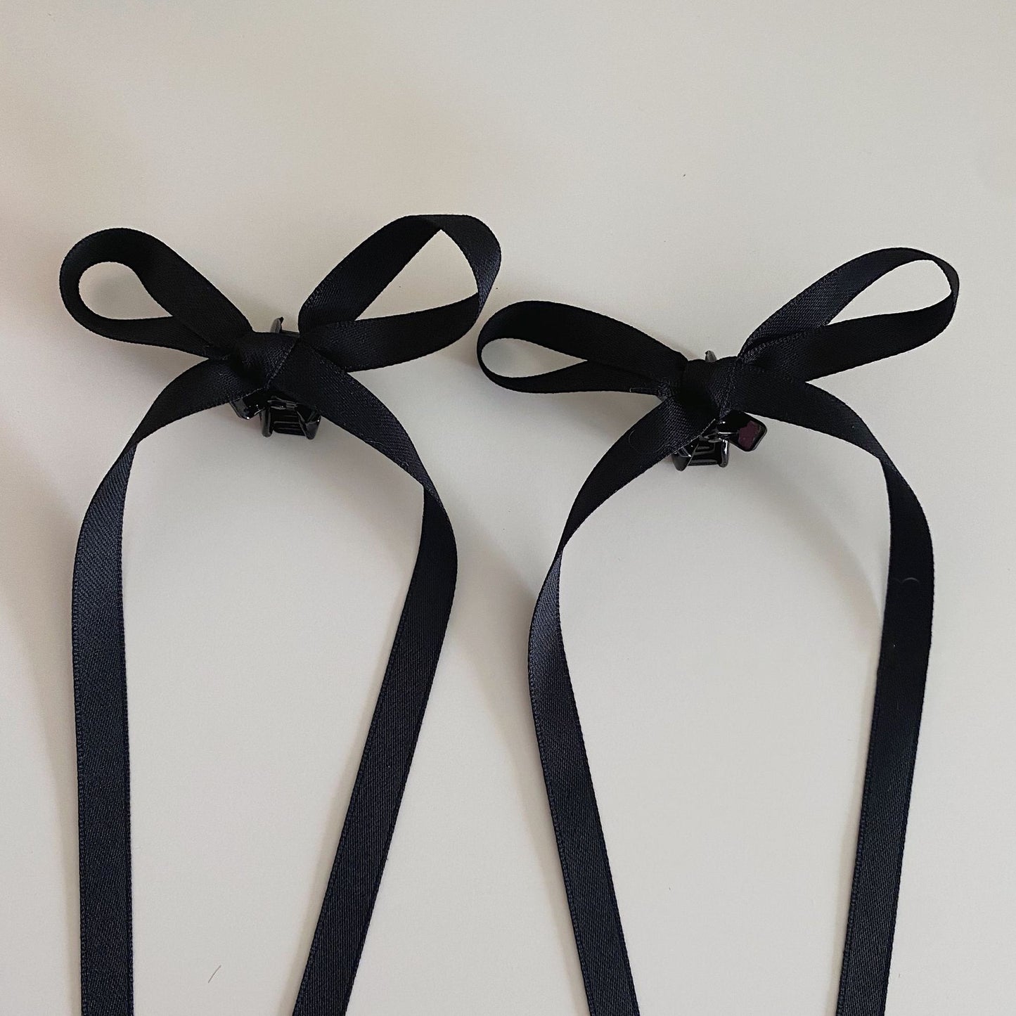 緞帶蝴蝶結復古鯊魚夾－紫色（單個）款細節｜https://igowo.tw/