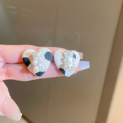 珍珠蝴蝶結鑲鑽耳環－細節特寫7｜https://igowo.tw/
