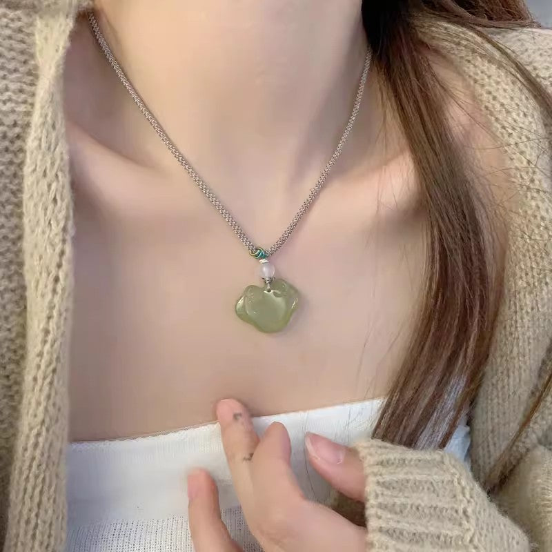 珍珠鈦鋼蝴蝶復古項鍊－細節特寫14｜https://igowo.tw/