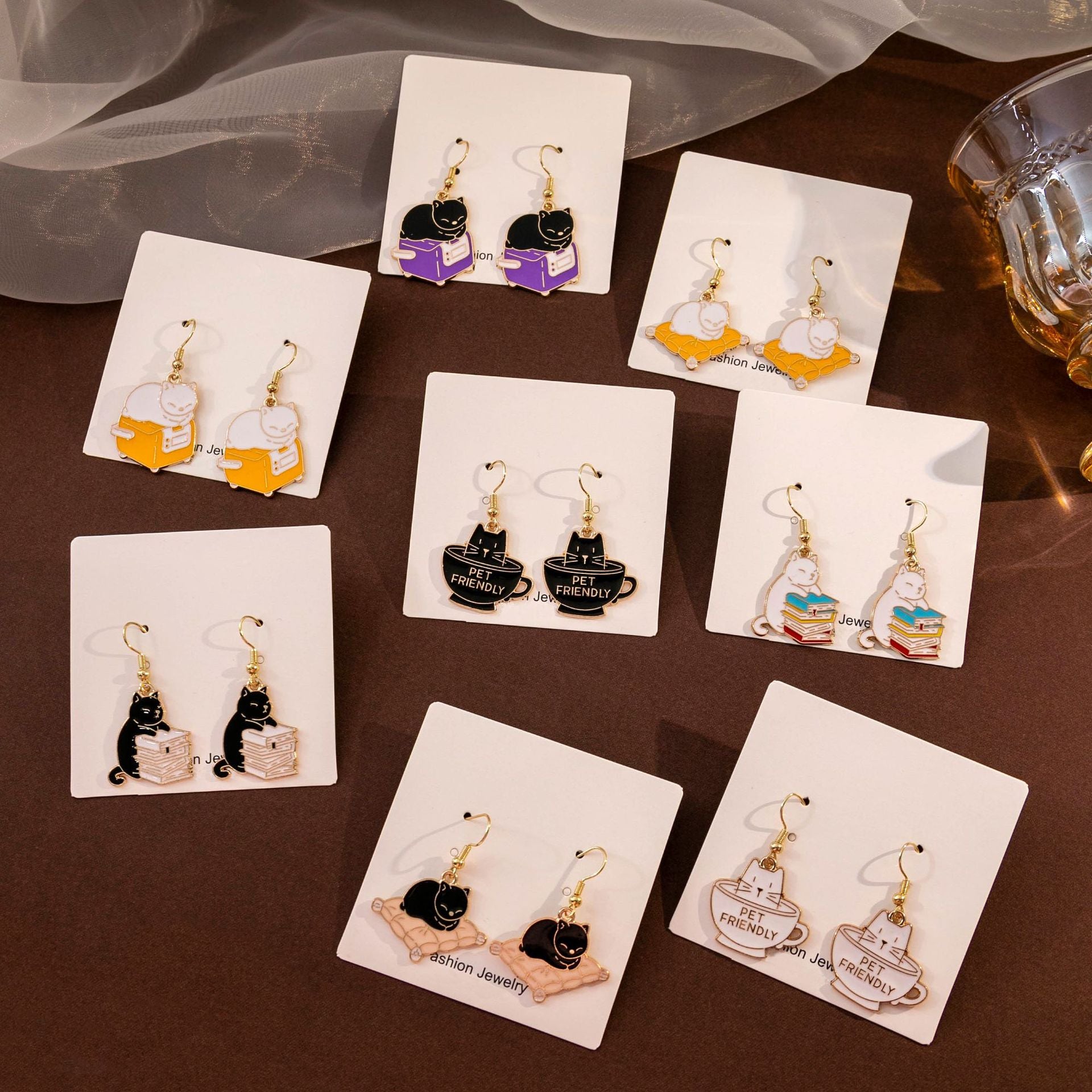 琺瑯貓咪卡通耳環－商品主圖｜https://igowo.tw/