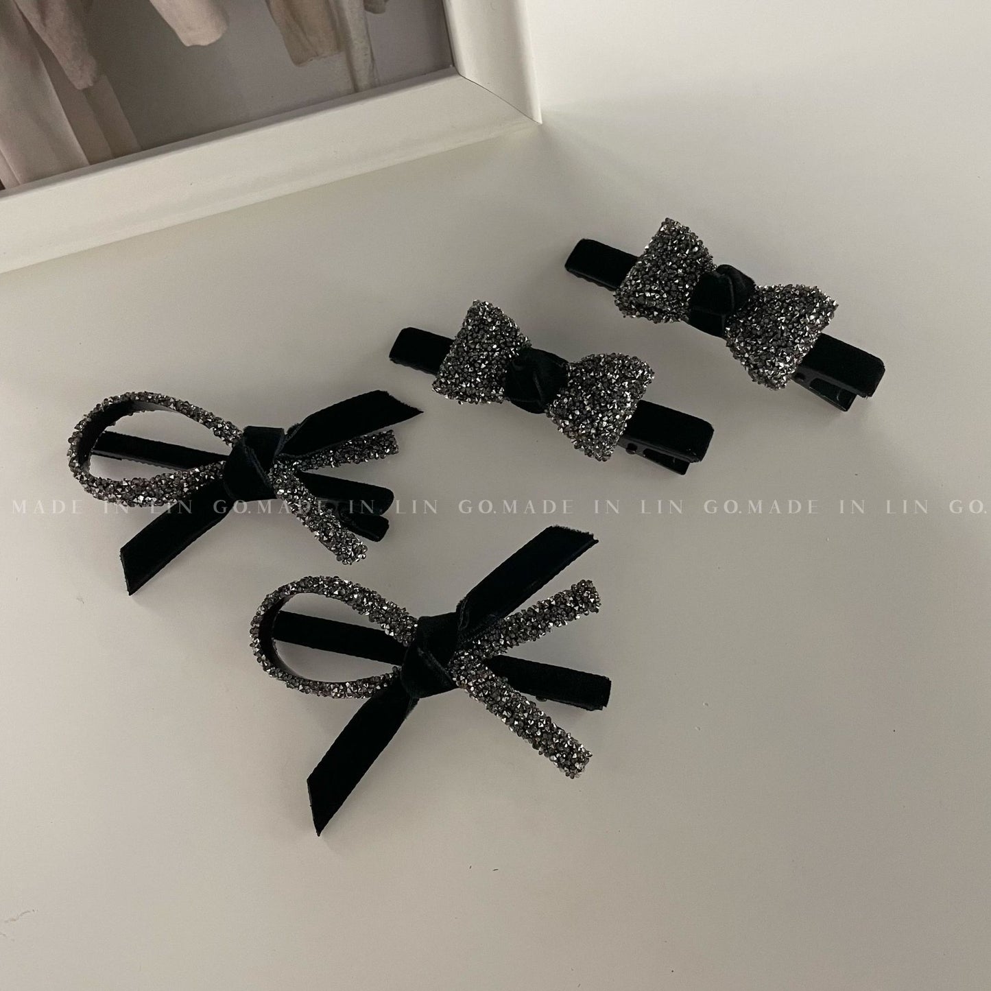 鋯石蝴蝶結交叉髮夾－商品主圖｜https://igowo.tw/