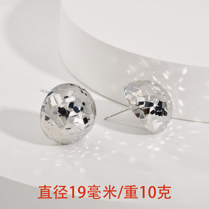 金色鋯石水滴簡約耳釘－細節特寫6｜https://igowo.tw/