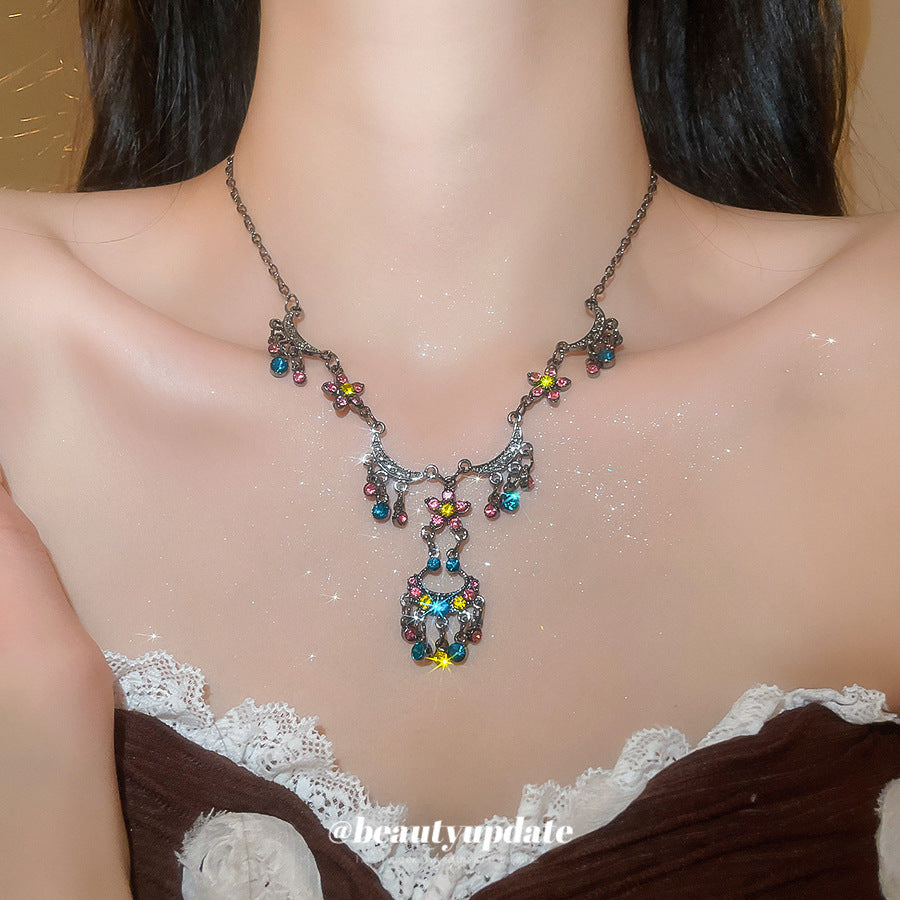 花朵流蘇鑲鑽項鍊－商品主圖｜https://igowo.tw/