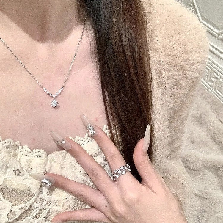 花朵墜飾復古項鍊－細節特寫16｜https://igowo.tw/