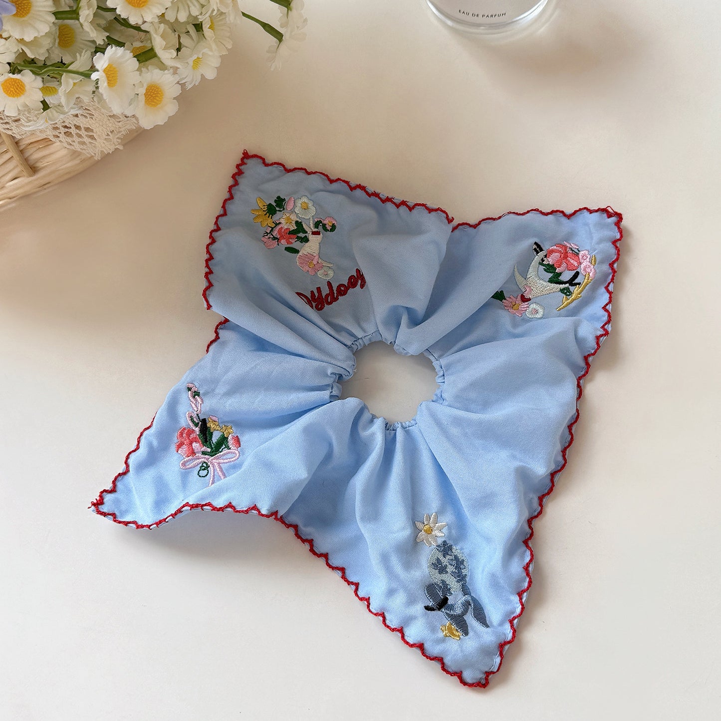 藍色碎花兔子刺繡髮圈