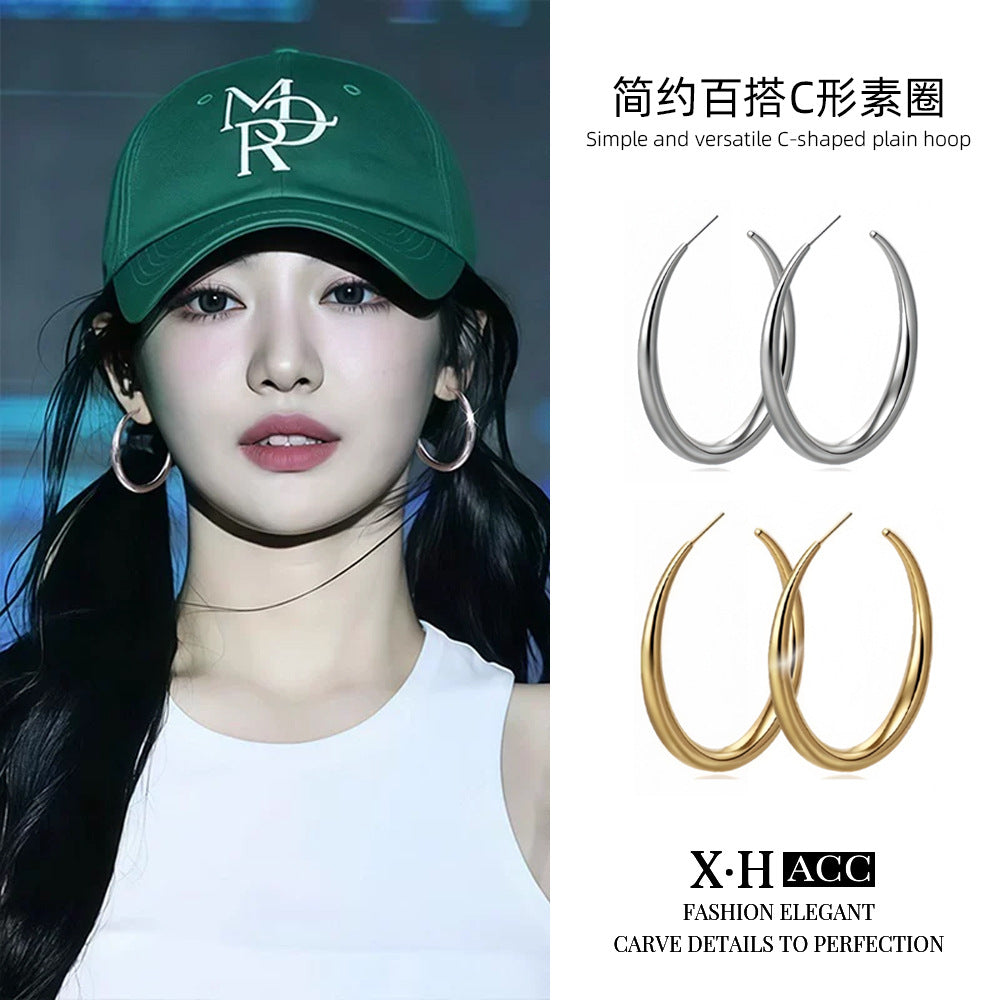C形素圈簡約耳環－商品主圖｜https://igowo.tw/