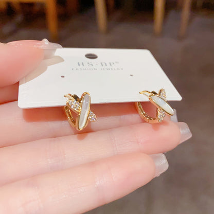 金色幾何電鍍簡約耳扣－細節特寫42｜https://igowo.tw/