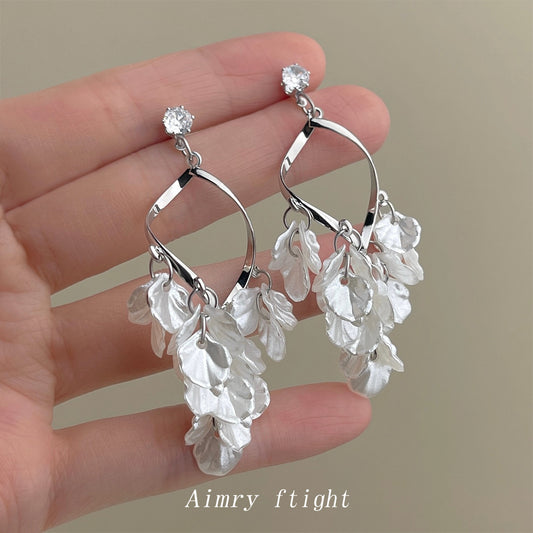 花朵流蘇長版耳環－商品主圖｜https://igowo.tw/