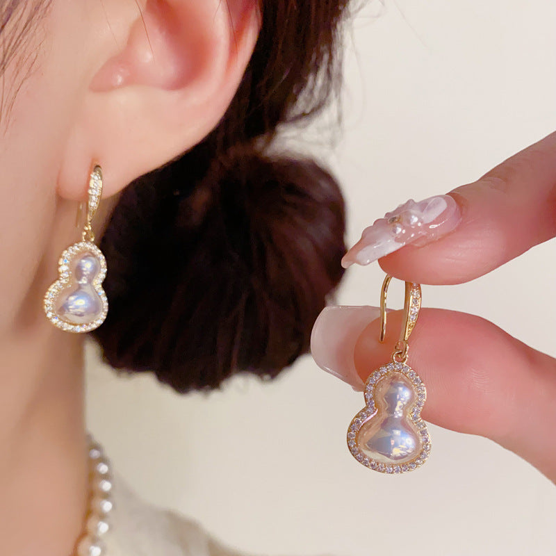 珍珠葫蘆鑲鑽簡約耳鉤－商品主圖｜https://igowo.tw/