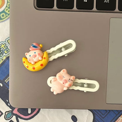 粉色簡約髮夾－全身小豬髮夾款實拍｜https://igowo.tw/