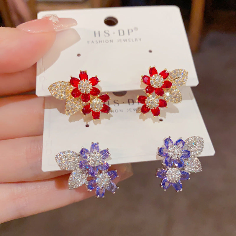 鋯石花朵微鑲耳扣－商品主圖｜https://igowo.tw/