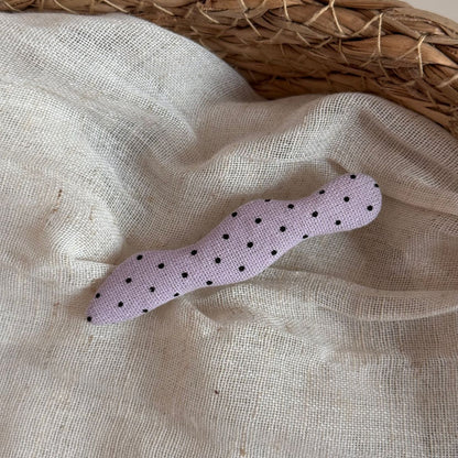 紫色布面波點髮夾－細節特寫6｜https://igowo.tw/