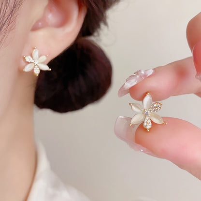 貓眼石花朵簡約耳環－細節特寫2｜https://igowo.tw/