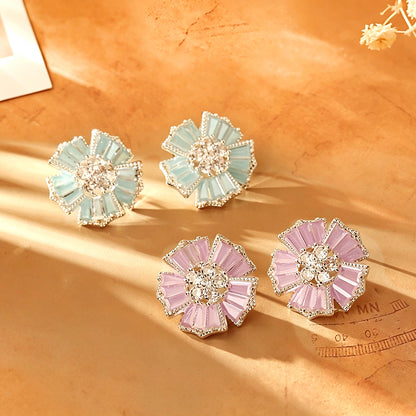 彩色水晶鋯石花朵耳釘－商品主圖｜https://igowo.tw/