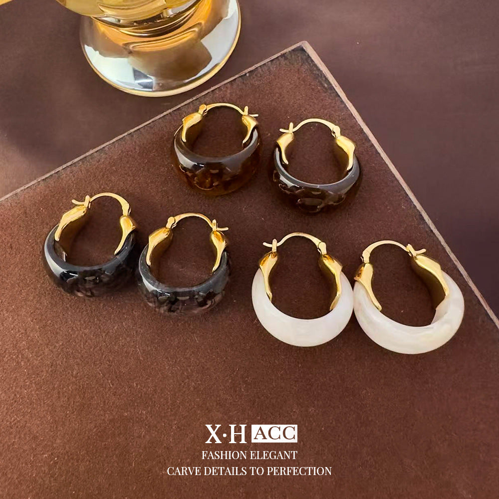 琥珀色月亮復古耳扣－耳扣-白色款細節1｜https://igowo.tw/