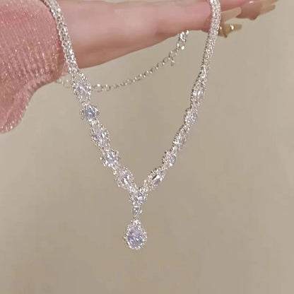 鋯石水滴流蘇項鍊－商品主圖｜https://igowo.tw/