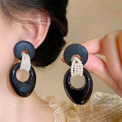 珍珠樹脂橢圓簡約耳釘－商品主圖｜https://igowo.tw/