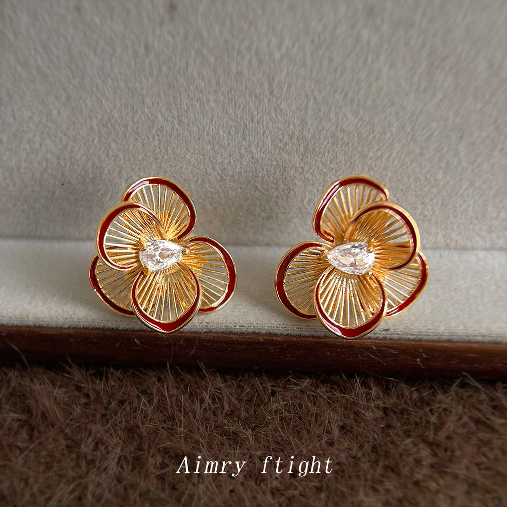 紅色琺瑯花朵鑲鑽耳環－商品主圖｜https://igowo.tw/