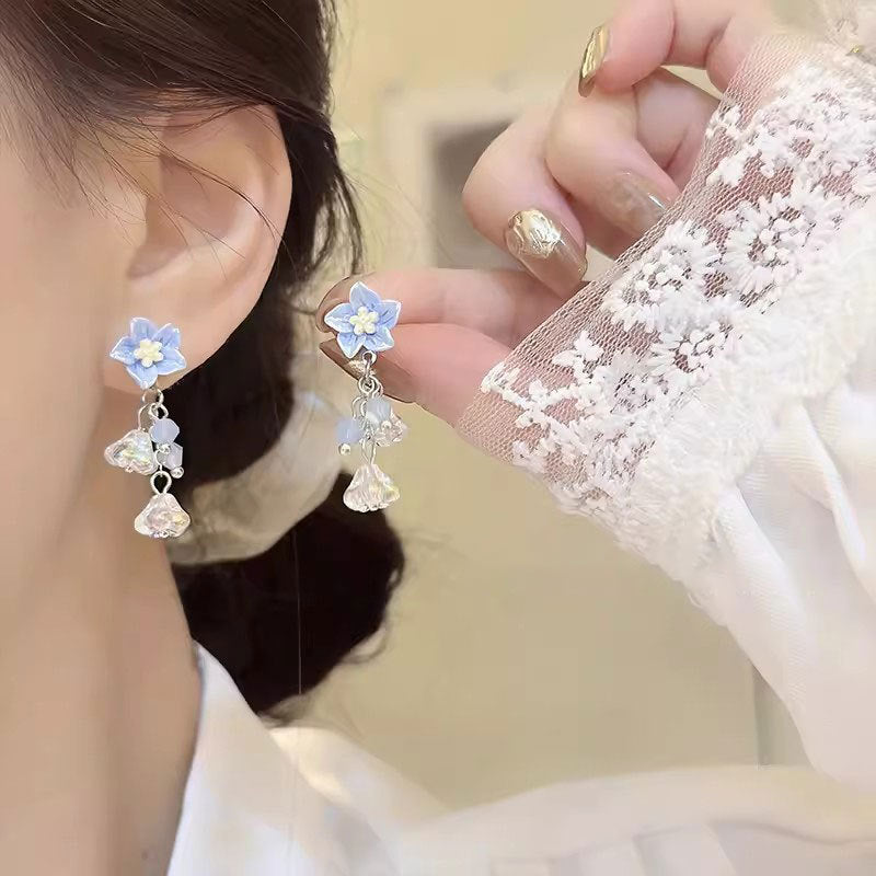藍色琺瑯花朵流蘇耳環－商品主圖｜https://igowo.tw/